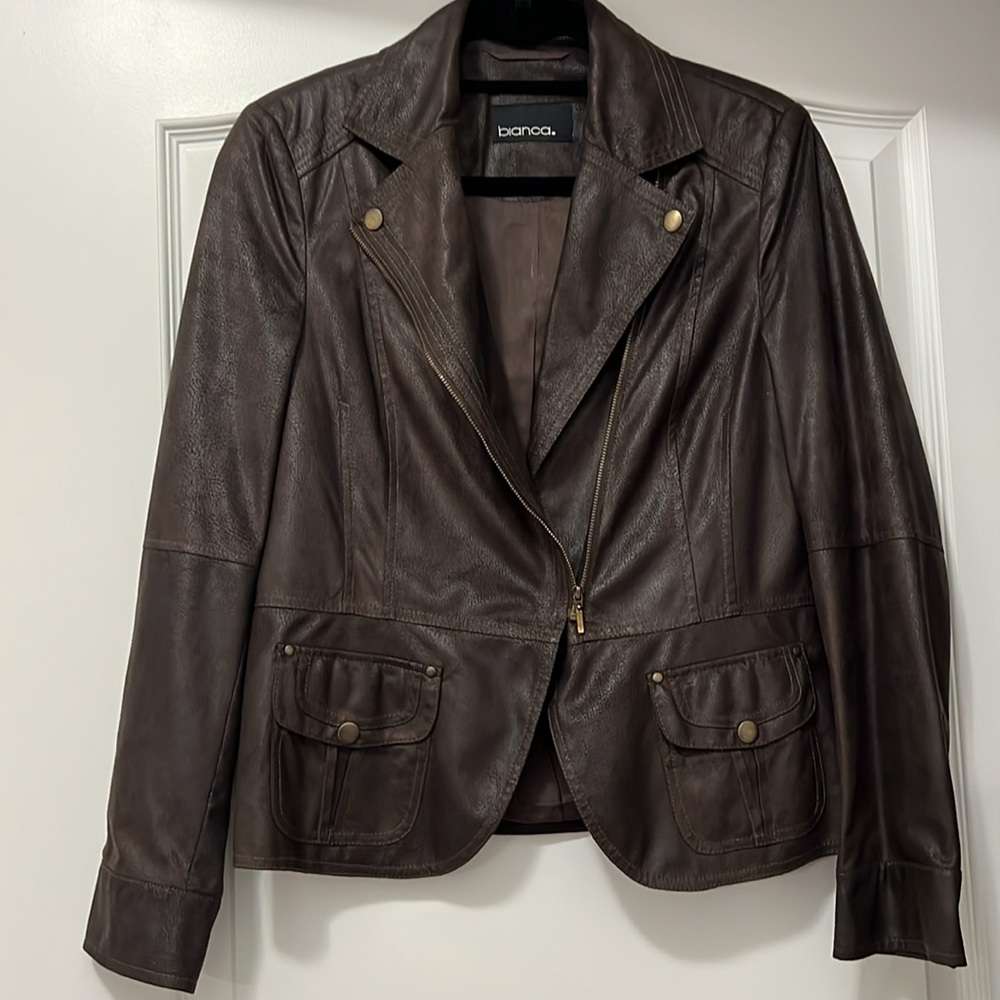 Faux jacket. - Picture 6 of 9